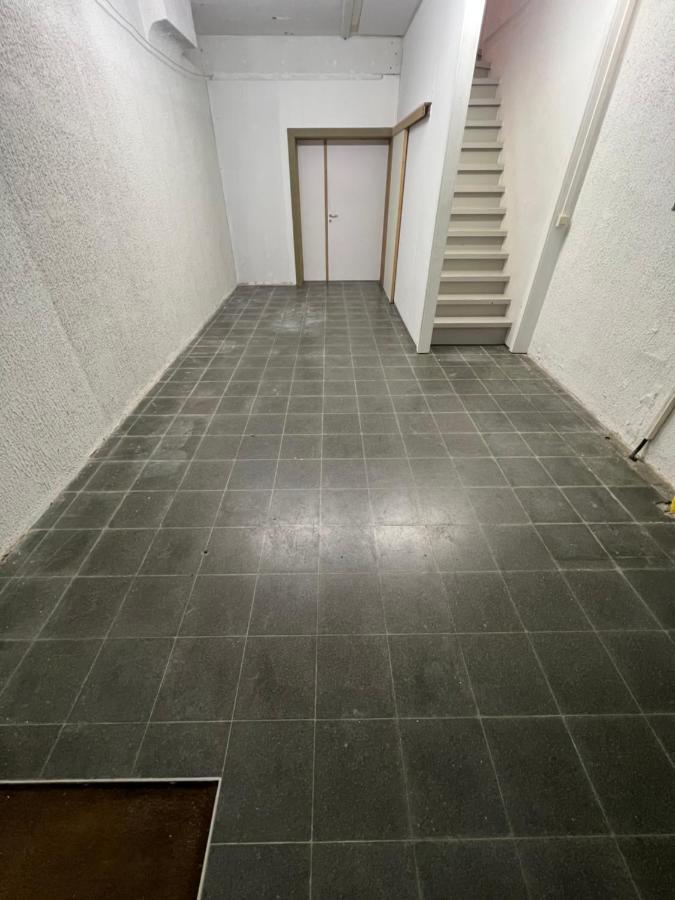 Ruim App. Met Grote Garage Lägenhet Ieper Exteriör bild